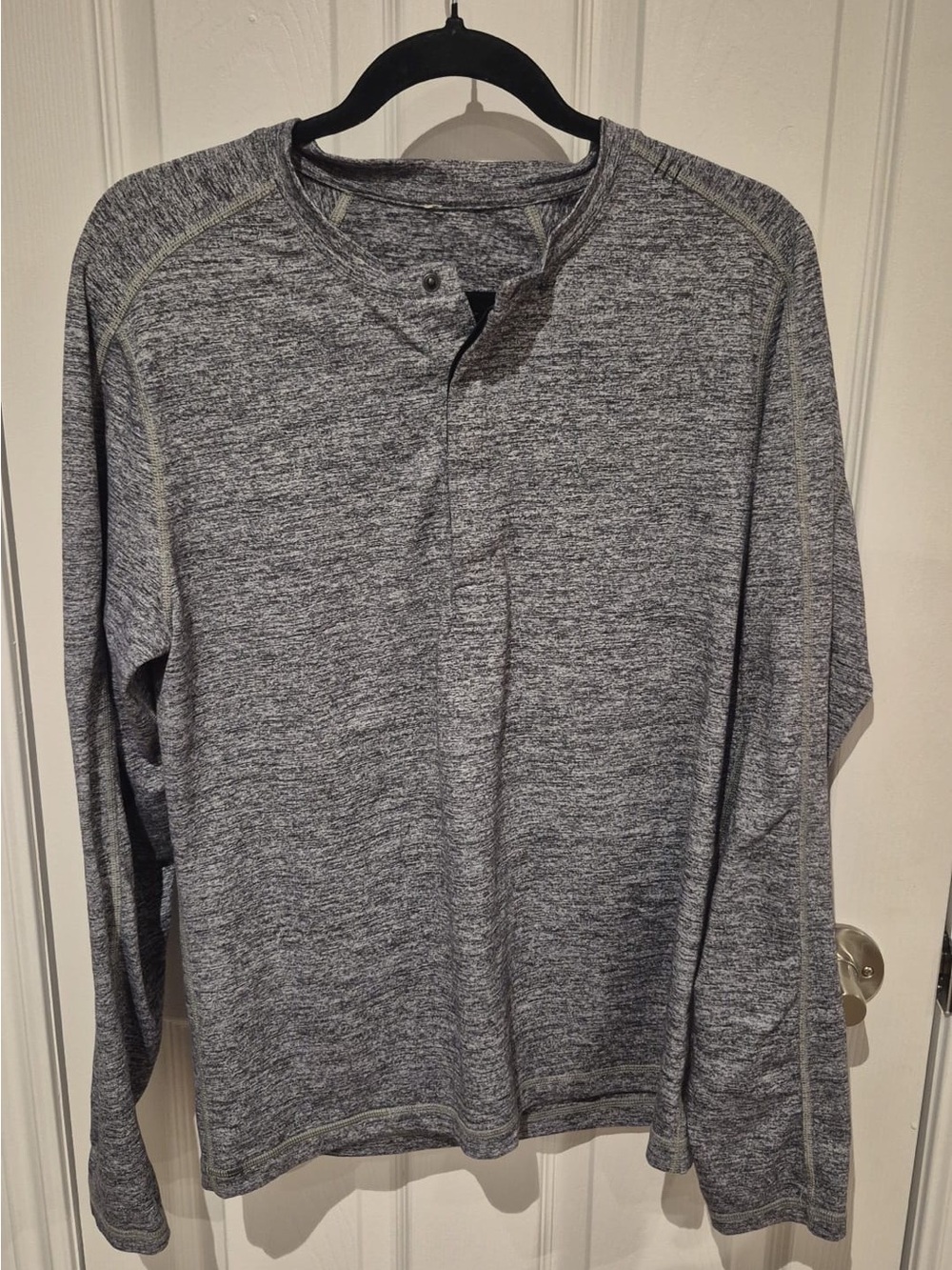 lululemon athletica Men's Long-Sleeve Heather Gray Henley